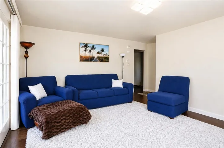 1394 N Raymond, Pasadena, California 91103