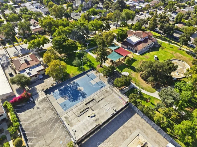 1394 N Raymond, Pasadena, California 91103
