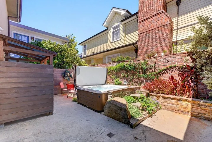 100 Oakland, Capitola, California 95010