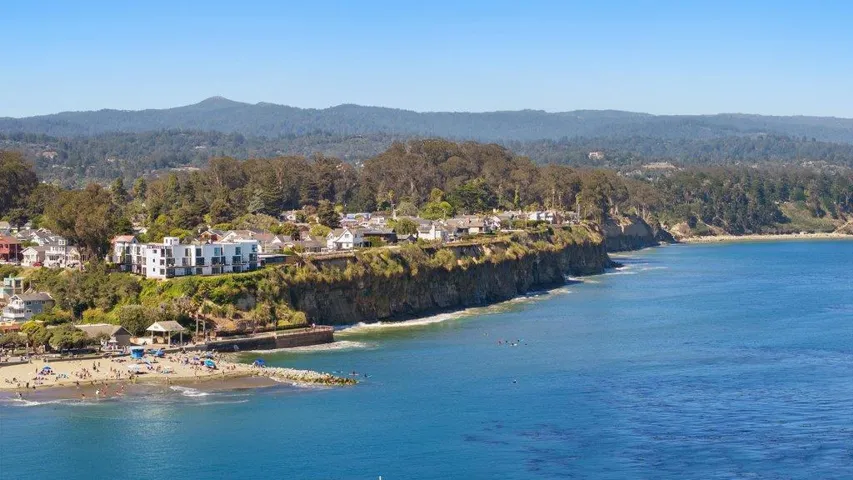 100 Oakland, Capitola, California 95010