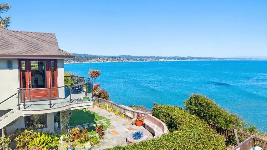 100 Oakland, Capitola, California 95010