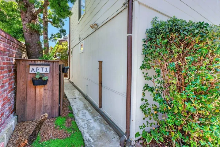 100 Oakland, Capitola, California 95010