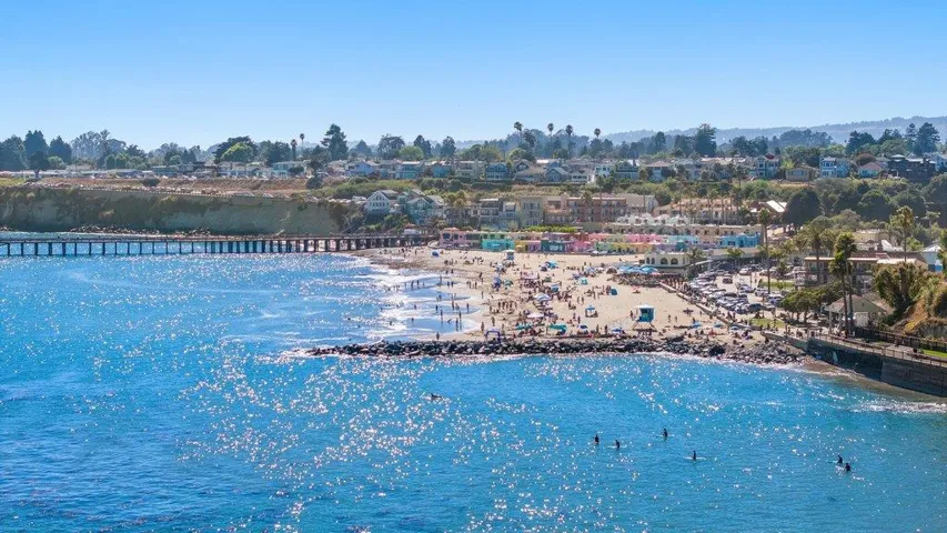 100 Oakland, Capitola, California 95010