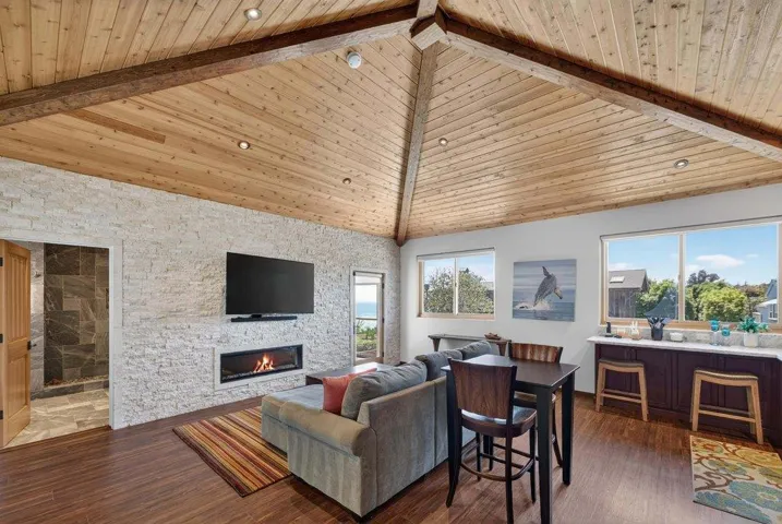 100 Oakland, Capitola, California 95010