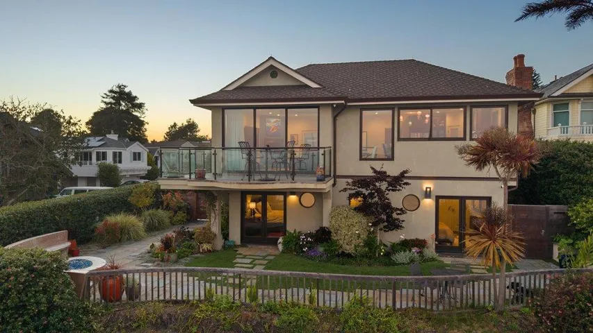 100 Oakland, Capitola, California 95010