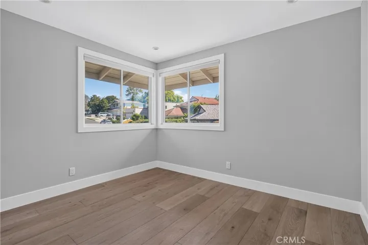 Second upstairs bedroom