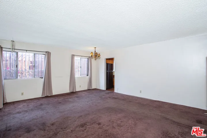 6124 S Victoria Avenue, Los Angeles, California 90043