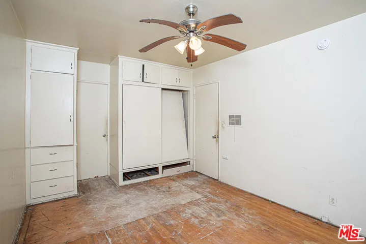 6124 S Victoria Avenue, Los Angeles, California 90043