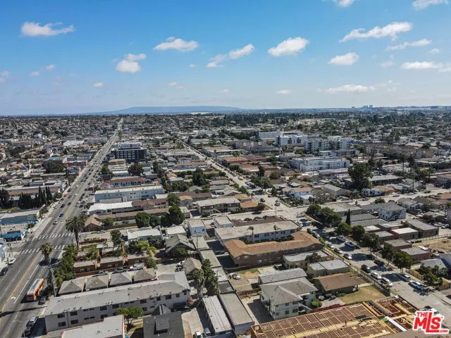 6124 S Victoria Avenue, Los Angeles, California 90043