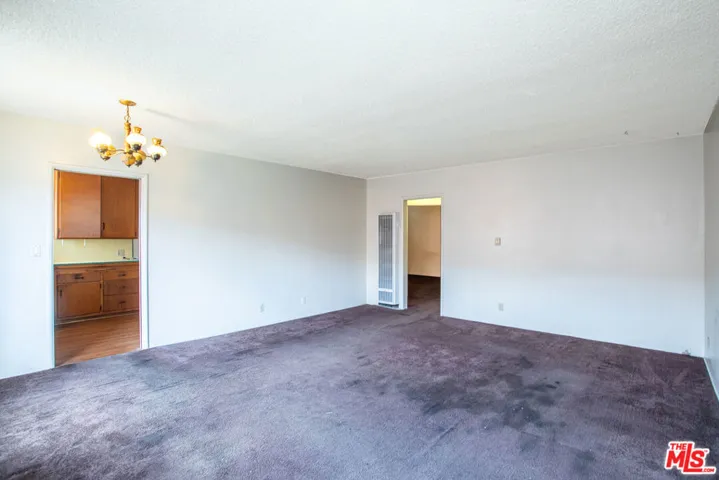 6124 S Victoria Avenue, Los Angeles, California 90043