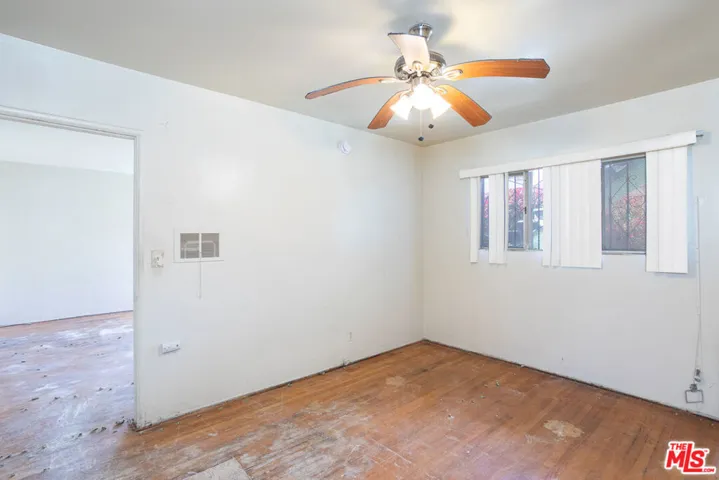6124 S Victoria Avenue, Los Angeles, California 90043