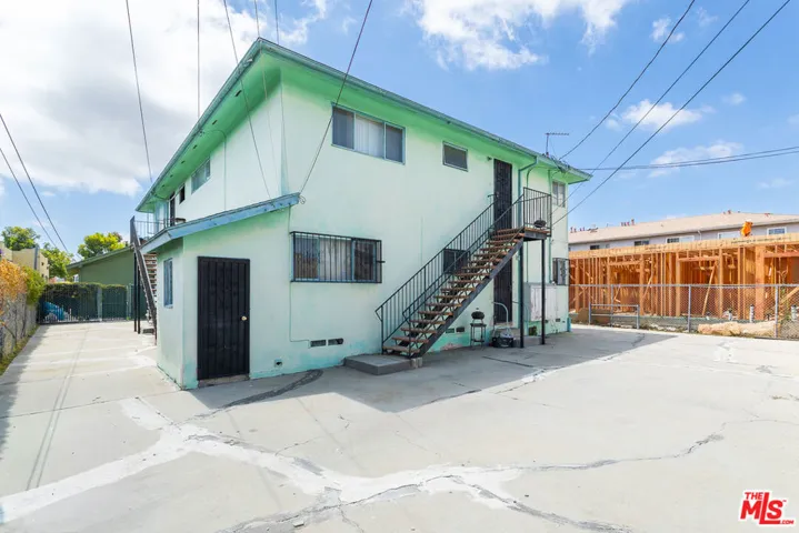 6124 S Victoria Avenue, Los Angeles, California 90043