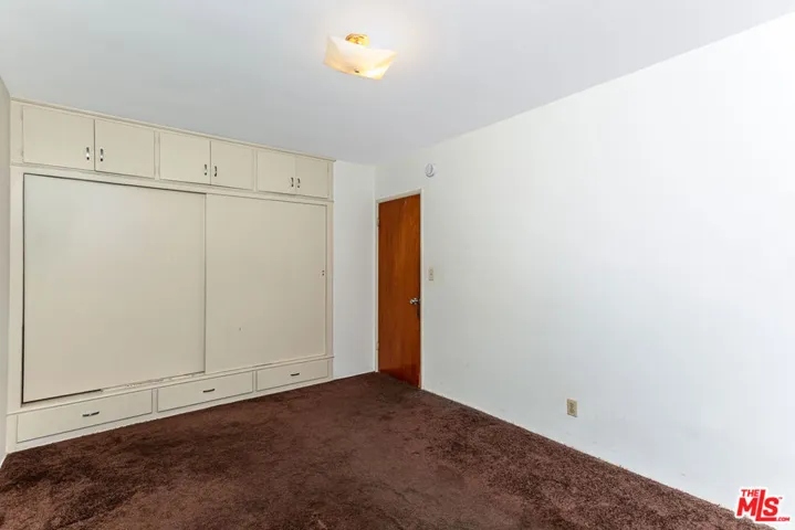 6124 S Victoria Avenue, Los Angeles, California 90043