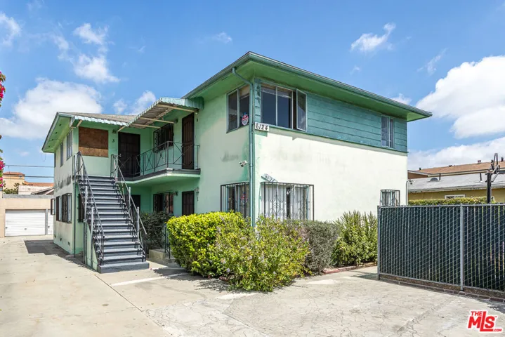 6124 S Victoria Avenue, Los Angeles, California 90043
