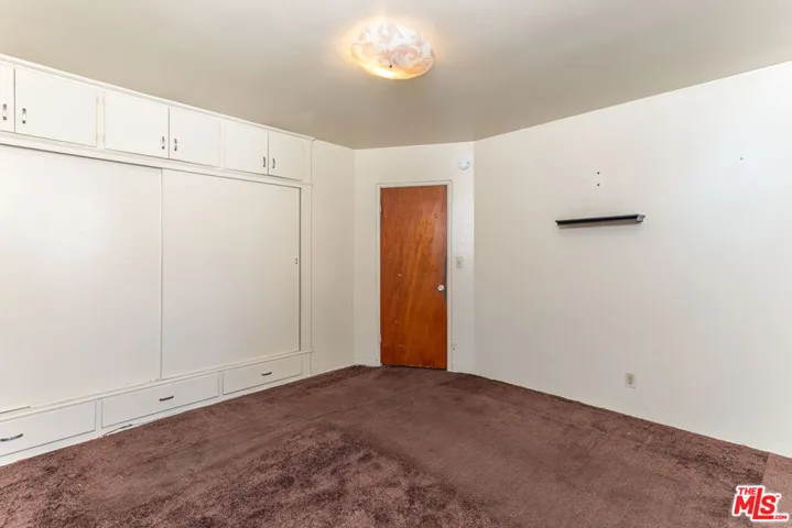 6124 S Victoria Avenue, Los Angeles, California 90043