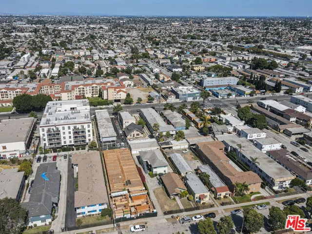 6124 S Victoria Avenue, Los Angeles, California 90043
