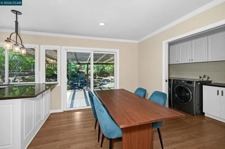 Breakfast nook