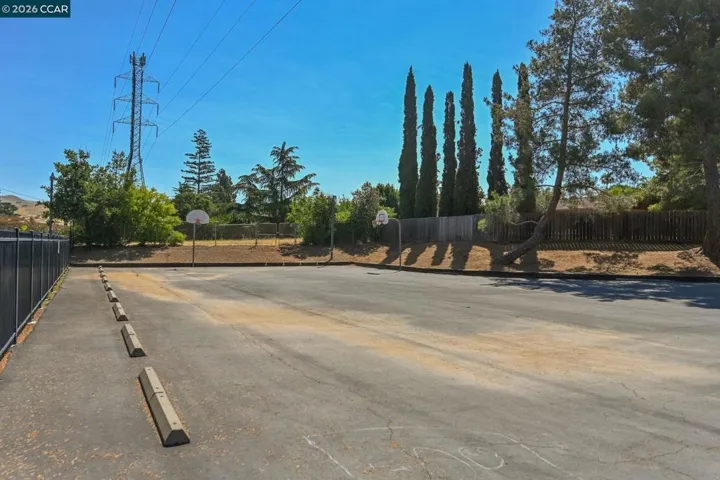 5706 Pepperridge Way, Concord, California 94521