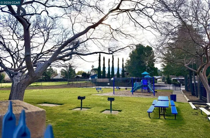 5706 Pepperridge Way, Concord, California 94521