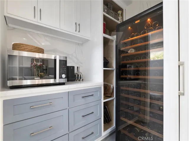 6213 Lubao, Woodland Hills, California 91367