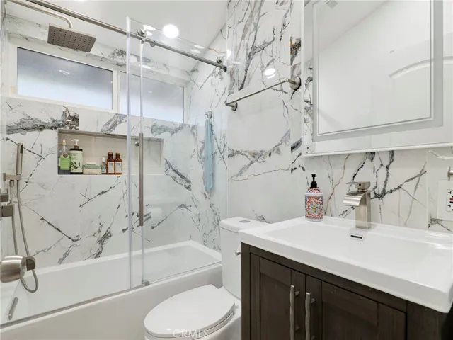 6213 Lubao, Woodland Hills, California 91367