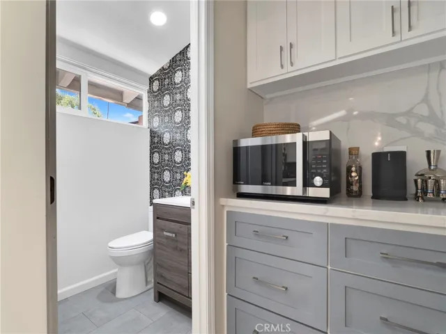 6213 Lubao, Woodland Hills, California 91367
