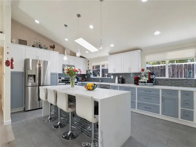 6213 Lubao, Woodland Hills, California 91367