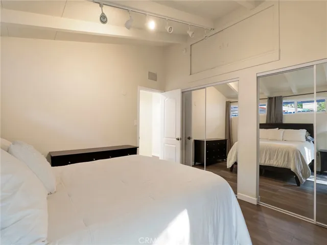 6213 Lubao, Woodland Hills, California 91367