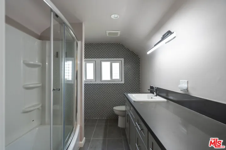 1810 Westmoreland Boulevard, Los Angeles, California 90006