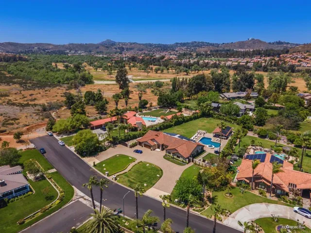 3572 74 Par Four Drive, El Cajon, California 92019