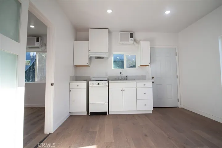 432 S St. Louis Street, Los Angeles, California 90006