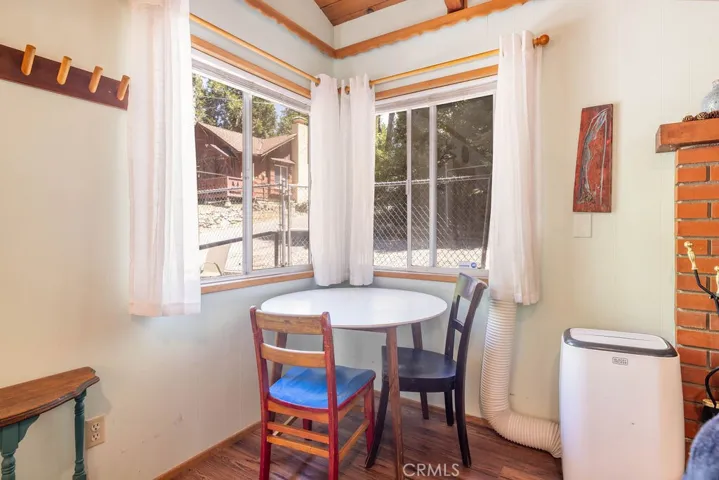 2383 Secret, Running Springs, California 92382
