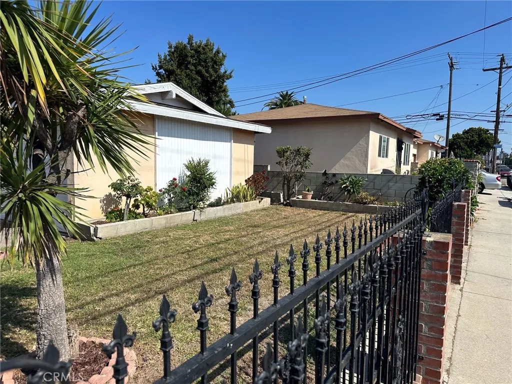 11111 S Osage, Inglewood, California 90304 — photo 4