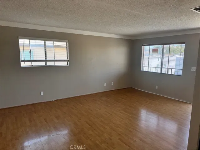 2057 Calle La Sombra 4, Simi Valley, California 93063