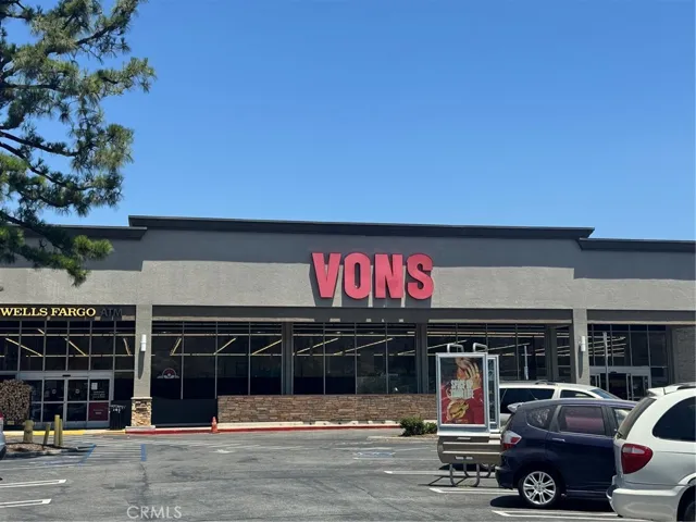 2057 Calle La Sombra 4, Simi Valley, California 93063