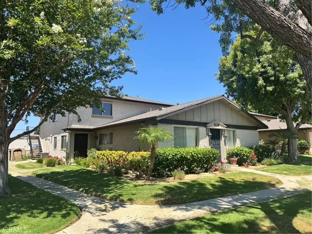 2057 Calle La Sombra 4, Simi Valley, California 93063