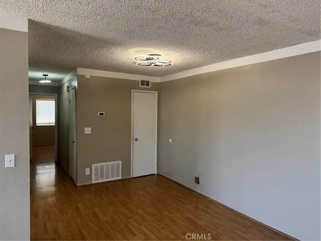 2057 Calle La Sombra 4, Simi Valley, California 93063
