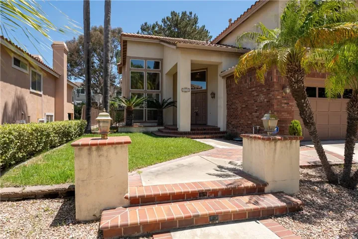 970 S Barton Court, Anaheim Hills, California 92808