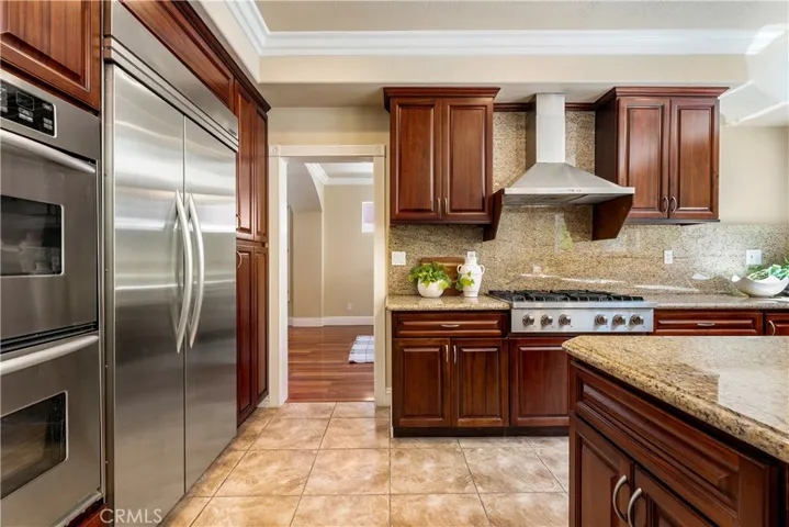 970 S Barton Court, Anaheim Hills, California 92808