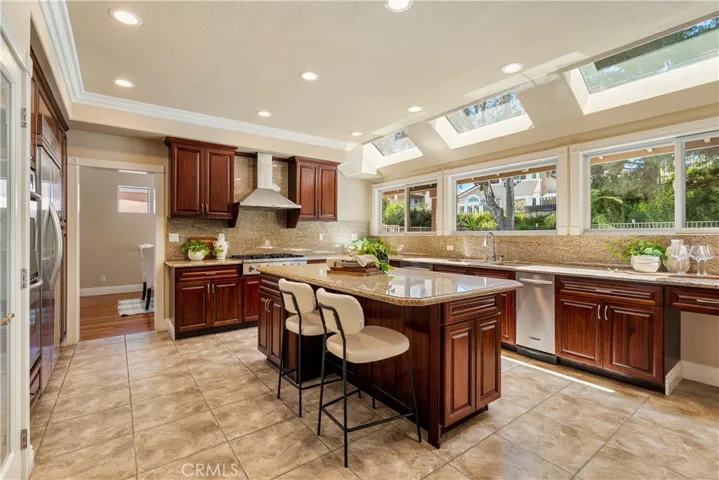 970 S Barton Court, Anaheim Hills, California 92808