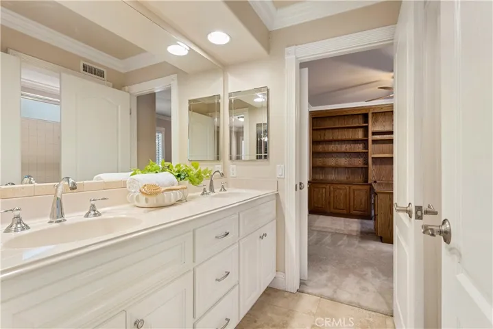 970 S Barton Court, Anaheim Hills, California 92808