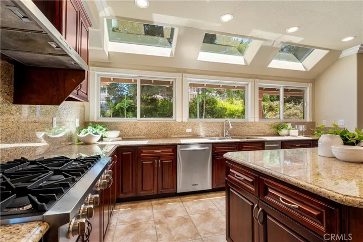 970 S Barton Court, Anaheim Hills, California 92808