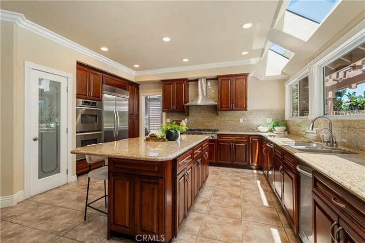 970 S Barton Court, Anaheim Hills, California 92808