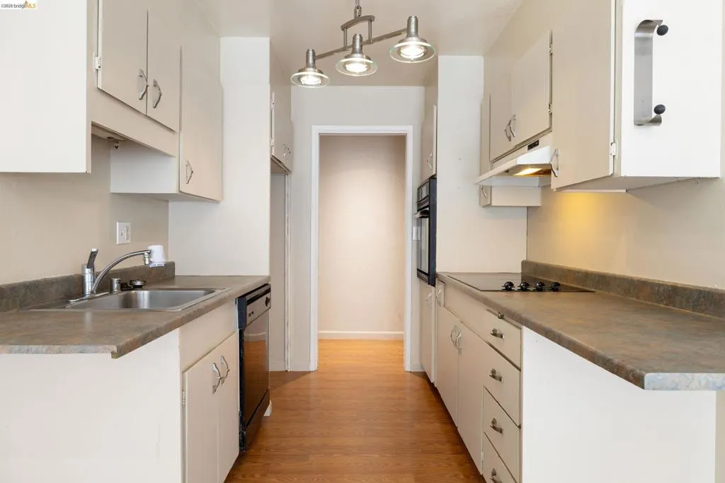 398 Adams St 104, Oakland, California 94610 — photo 5