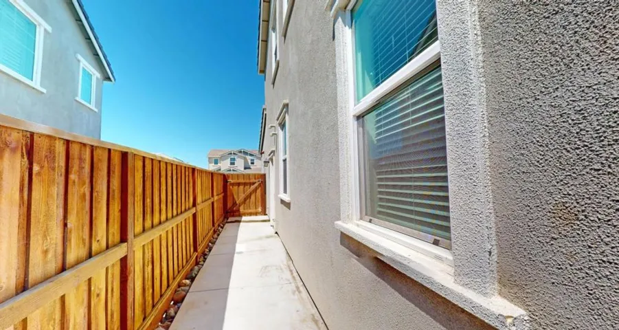 450 Thistle Street, Hollister, California 95023