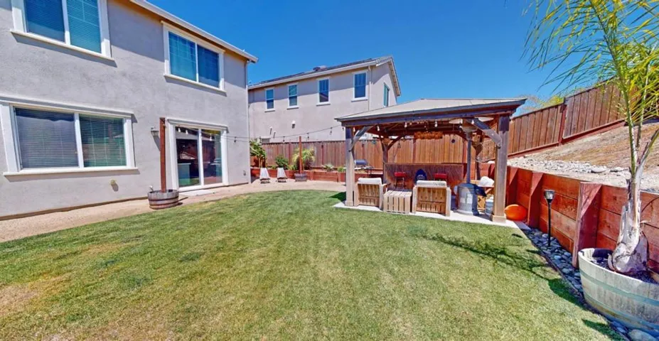 450 Thistle Street, Hollister, California 95023
