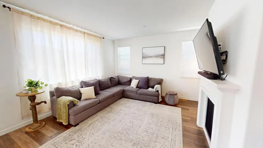 450 Thistle Street, Hollister, California 95023