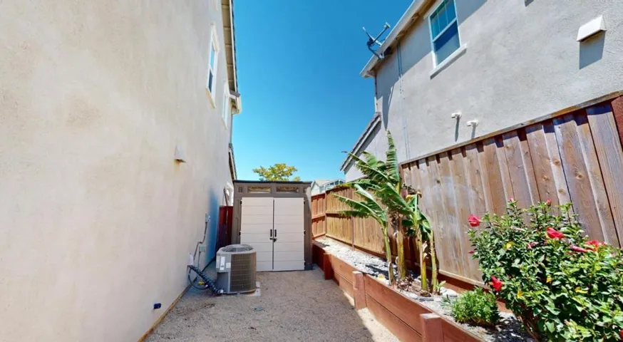 450 Thistle Street, Hollister, California 95023
