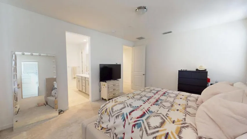 450 Thistle Street, Hollister, California 95023