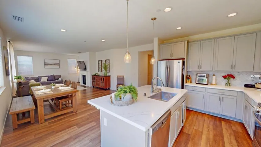 450 Thistle Street, Hollister, California 95023